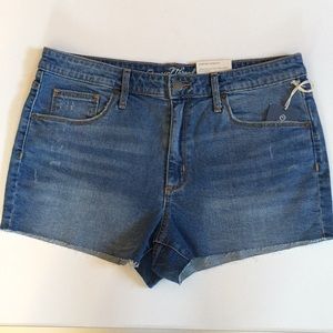 NWT Universal Threads Cut Off Jean Shortie Shorts